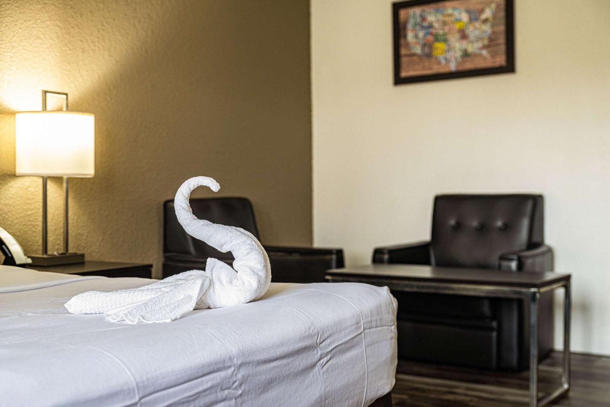 Econo Lodge Streetsboro Esterno foto