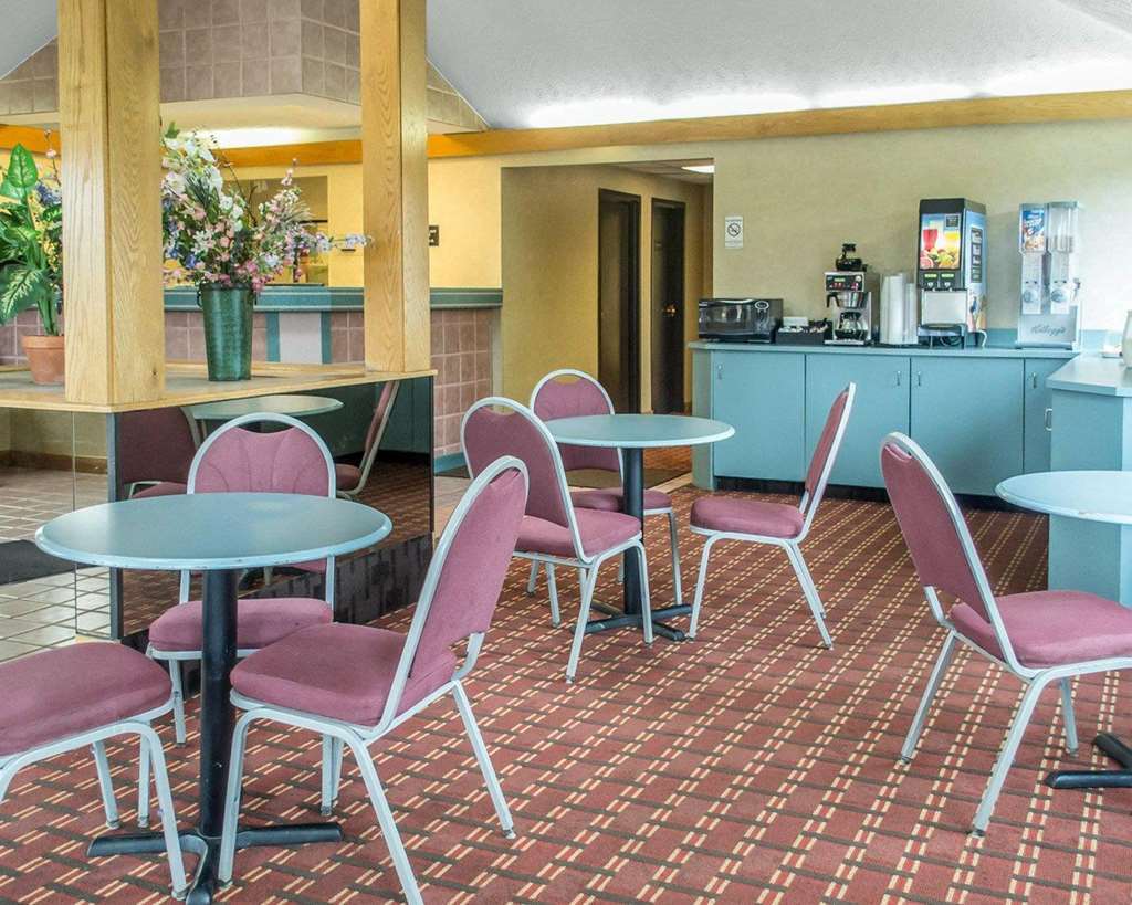 Econo Lodge Streetsboro Ristorante foto